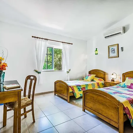 Βίλα Guia Sleeps 8 Air Con Wifi *