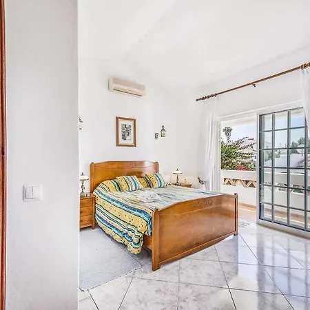 Guia Sleeps 8 Air Con Wifi Βίλα